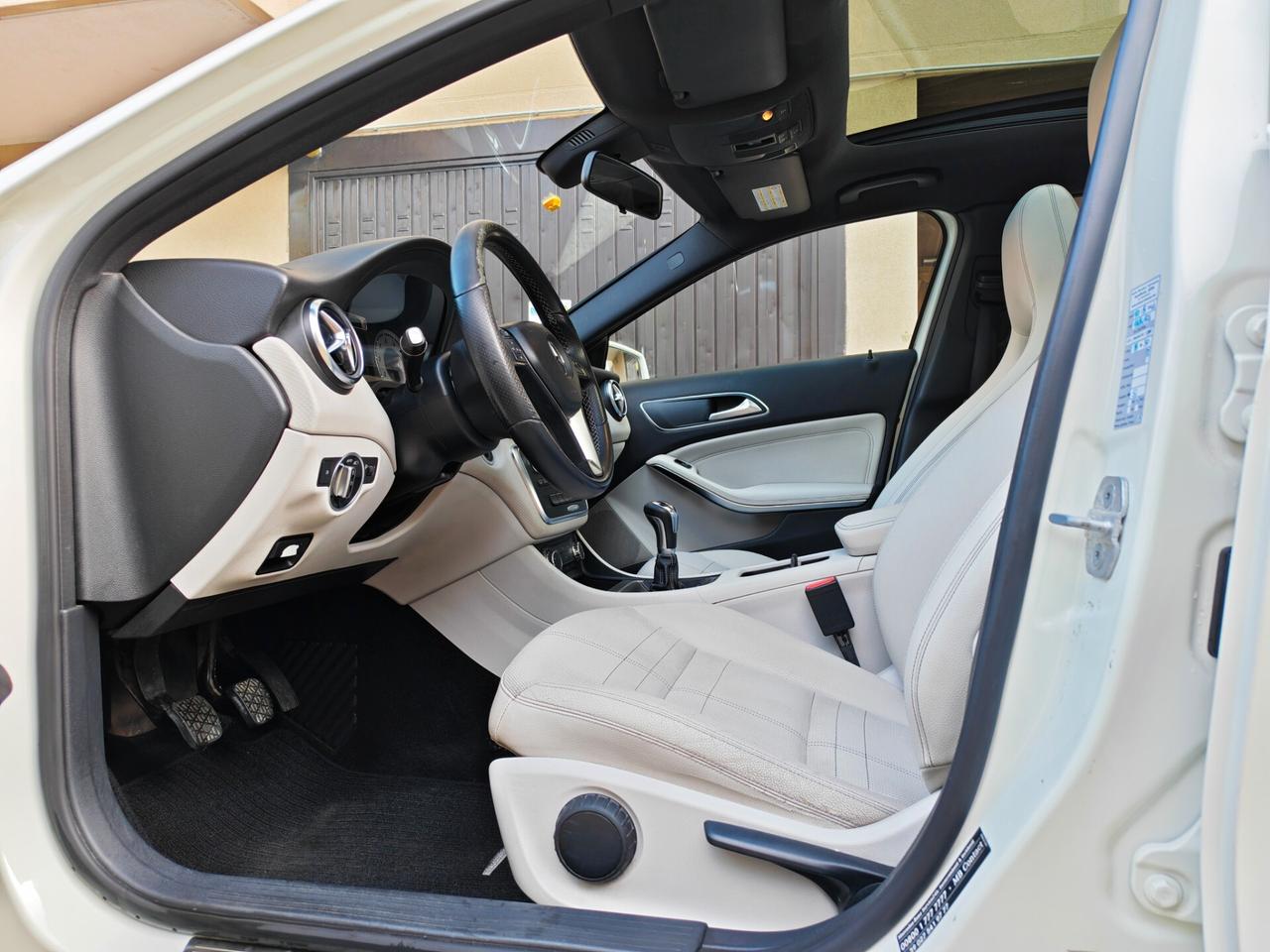 Mercedes-Benz A180 1.6 BENZINA 122cv / TETTO