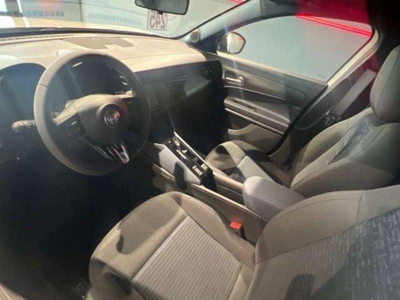 Alfa Romeo Junior 1.2 Hybrid ibrida