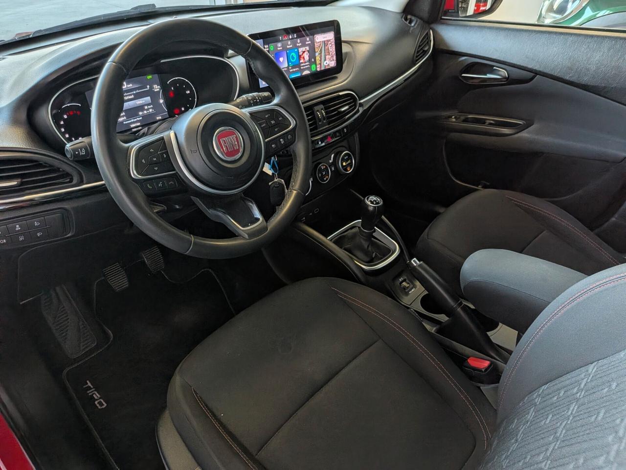 FIAT TIPO CROSS 1.0 5 PORTE Red