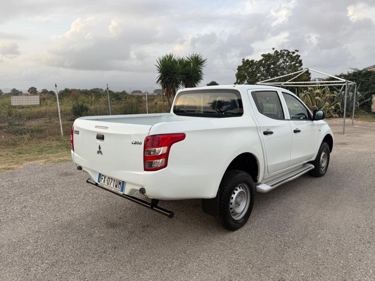Mitsubishi L200 2.4 DI-D/154CV Club Cab Invite