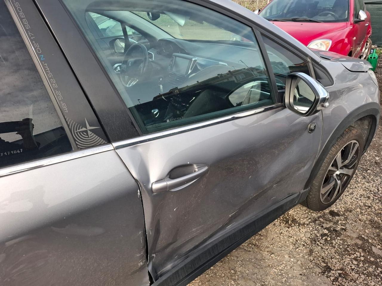 PEUGEOT 2008 BLUE HDI 2018 SINISTRATA MARCIANTE