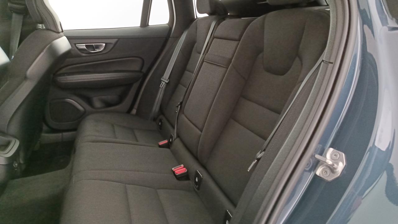 VOLVO V60 II 2019 - V60 2.0 b4 Momentum Business auto