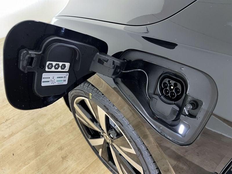 Volkswagen Golf 1.5 TSI eHybrid DSG Edition Plus