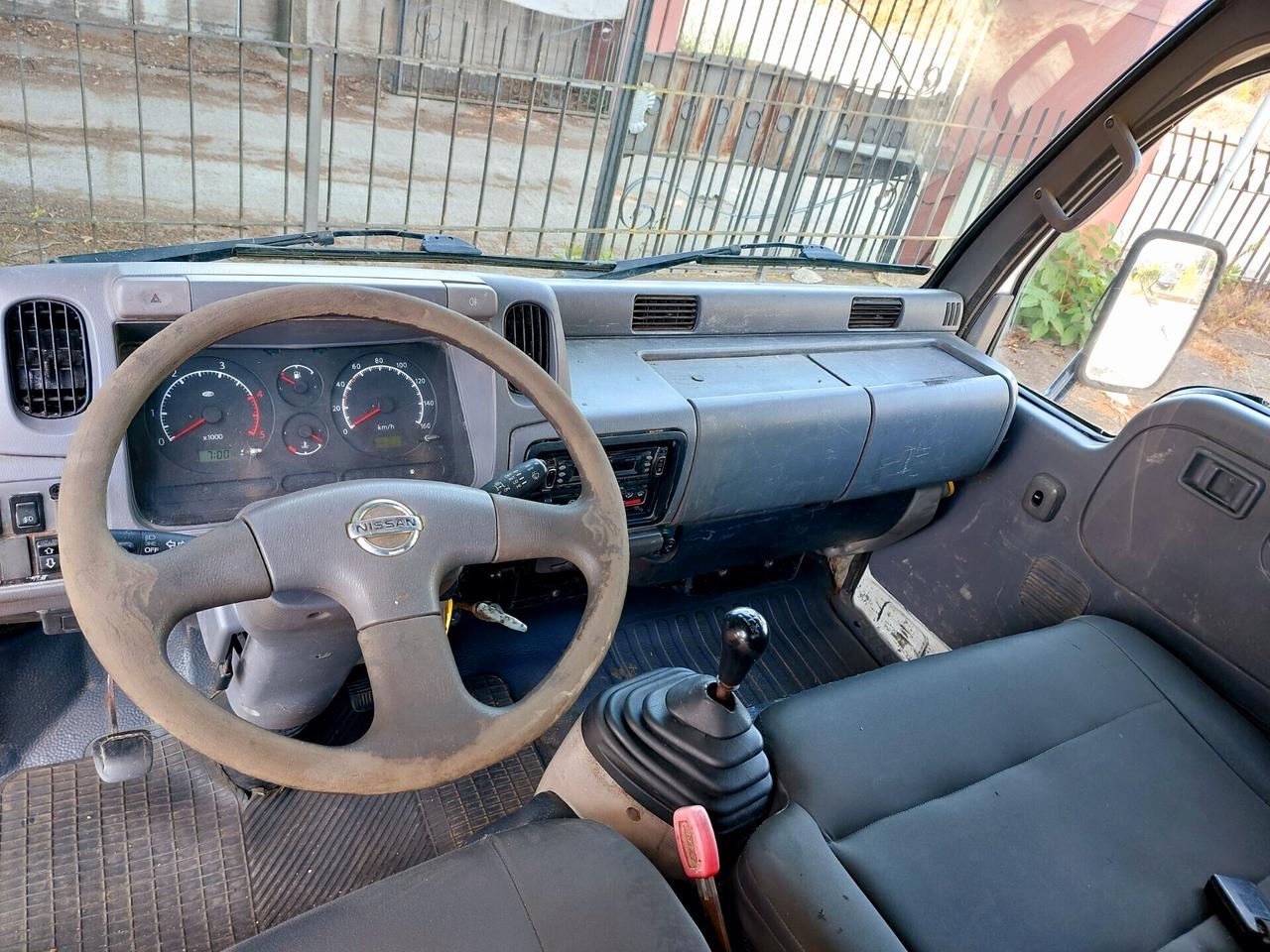 Nissan Cabstar 3.0 Tdi 125 CV ribalt. trilat.-2007