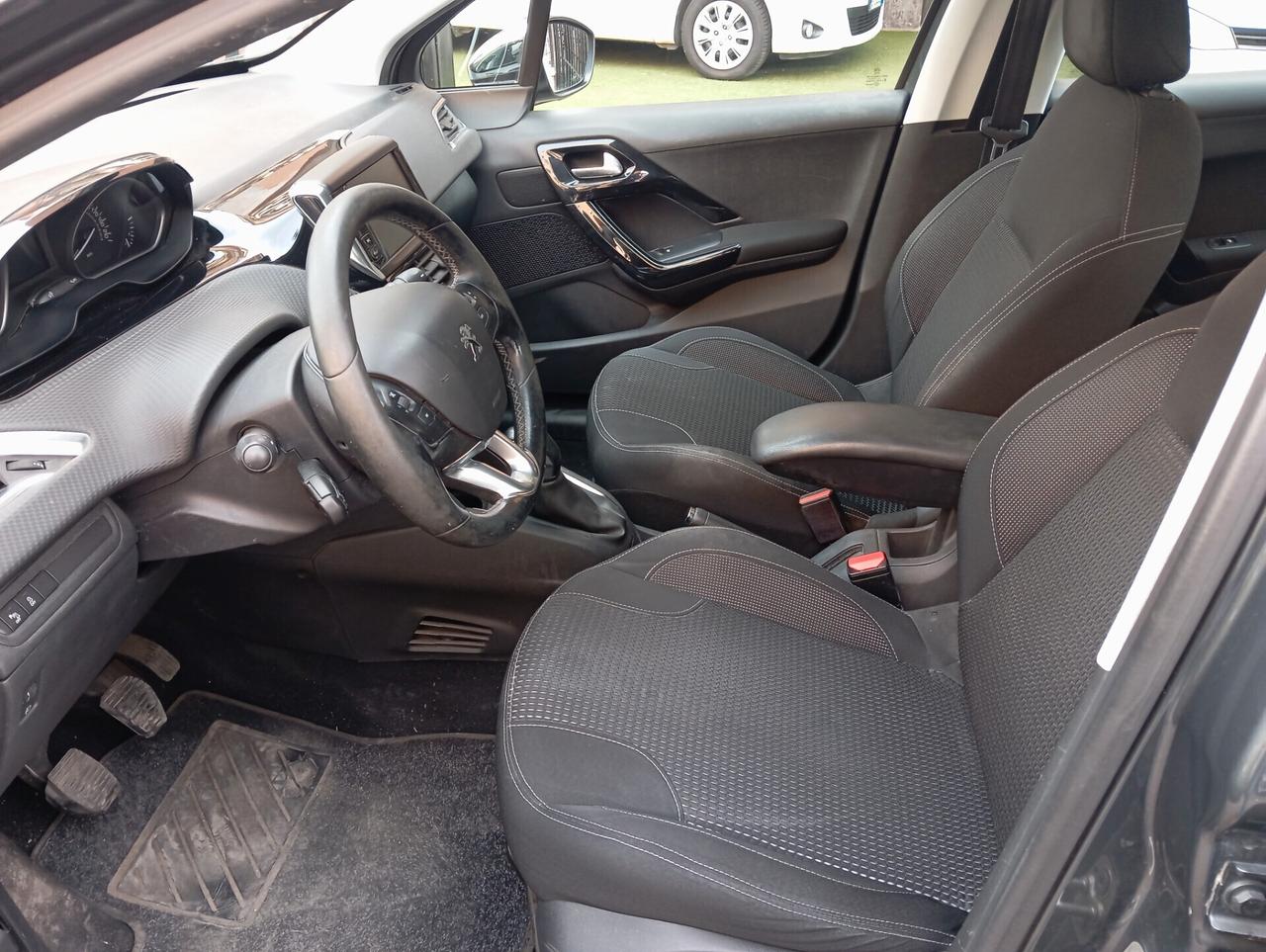 Peugeot 208 PureTech 1200 Allure offerta del mese