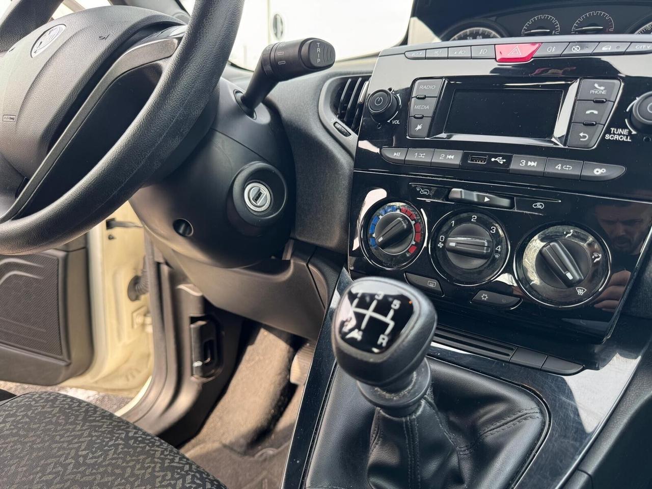 Lancia Ypsilon 1.2 5 porte GPL Platinum ok neopatentati