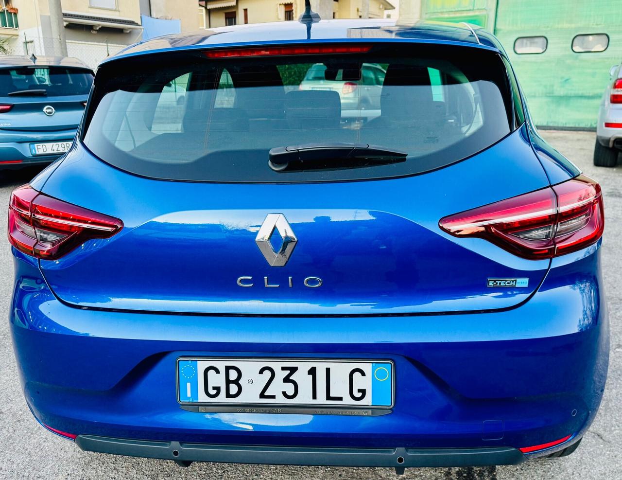 Renault Clio Full Hybrid E-Tech 140 CV 5 porte Initiale Paris