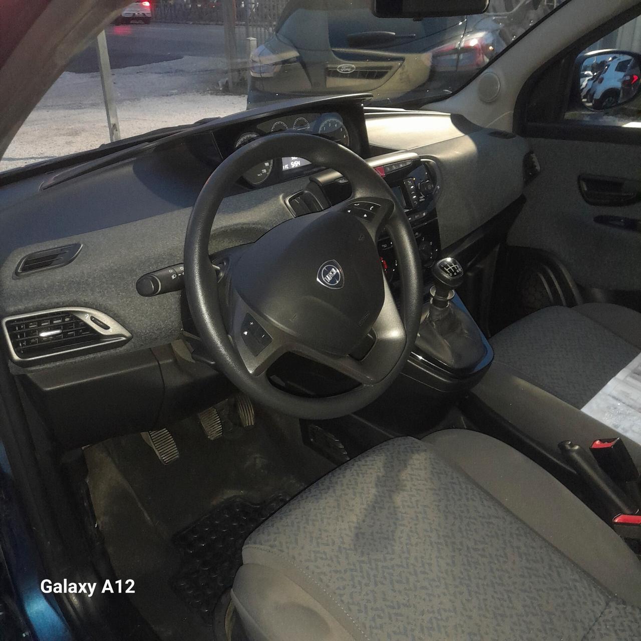 Lancia Ypsilon 1.0 FireFly 5 porte S&S Hybrid Ecochic Gold