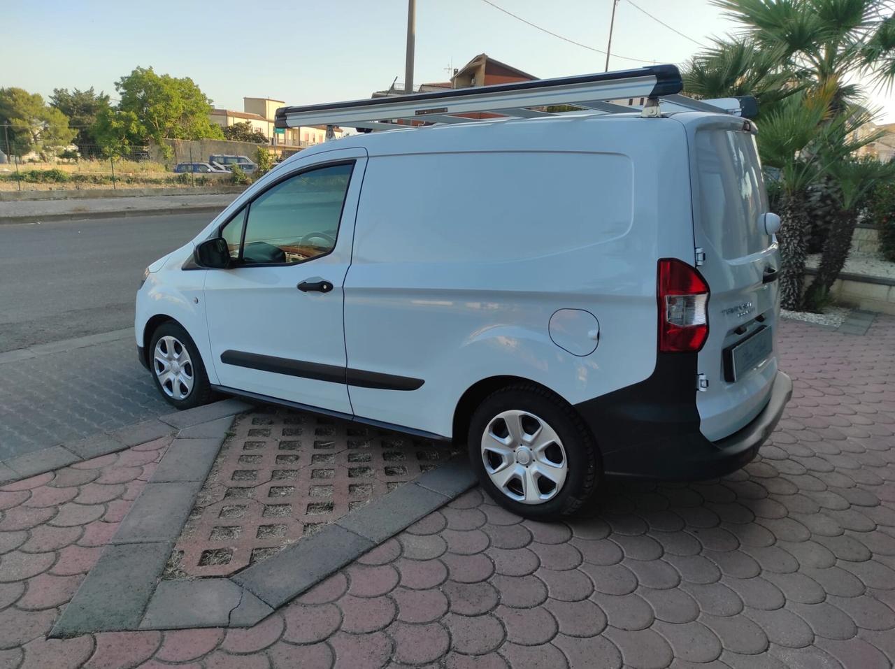 Ford Transit Courier 1.5 TDCi 75CV