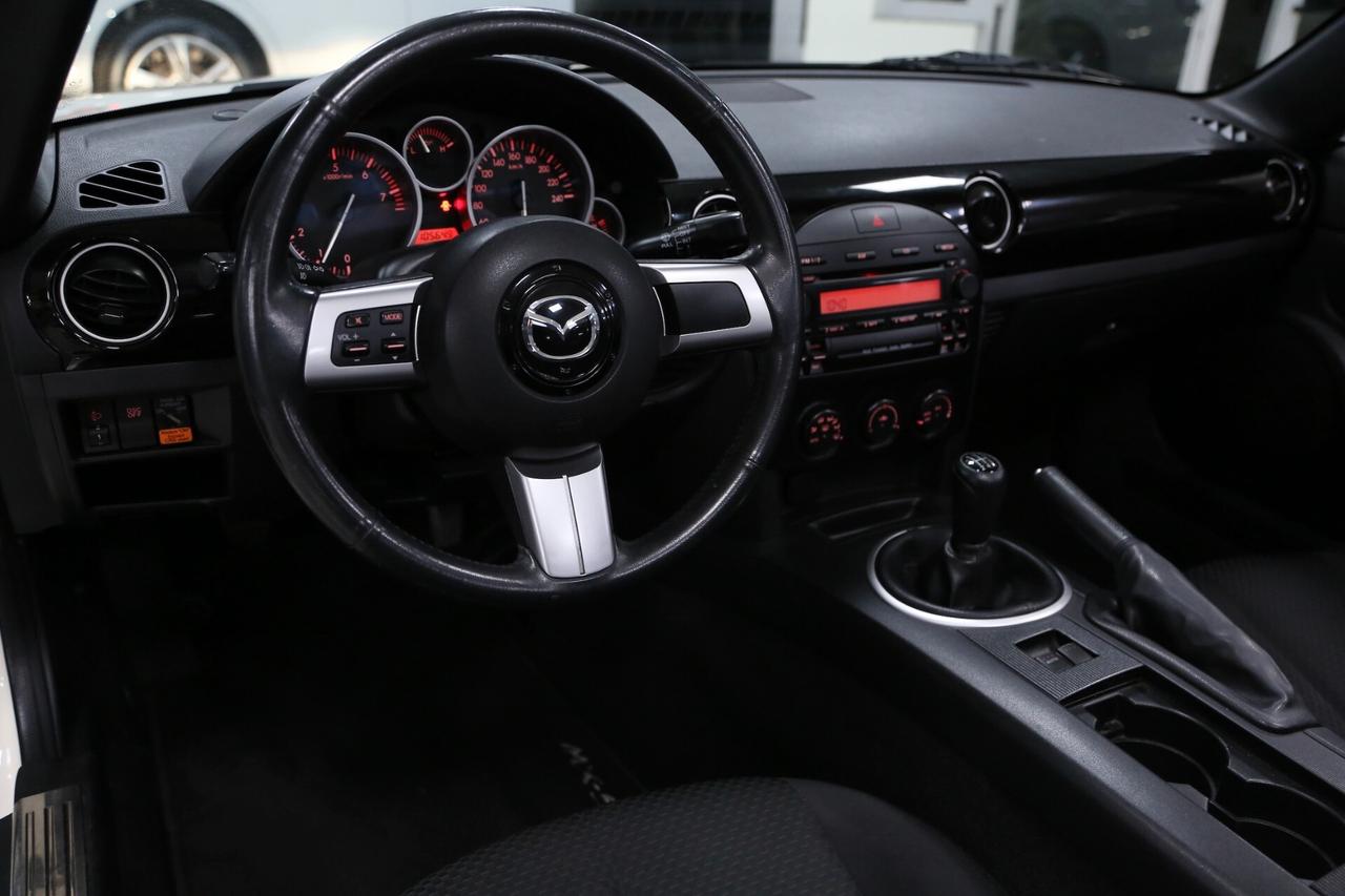 Mazda MX-5 Roadster Coupé 1.8L Wind