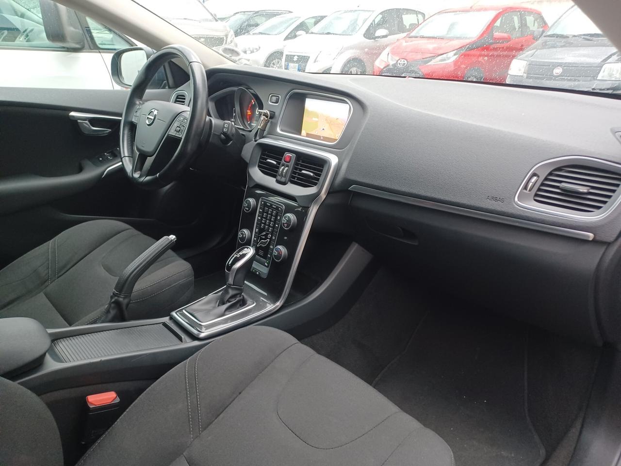 Volvo V40 D3 Geartronic Momentum ANNO 2017