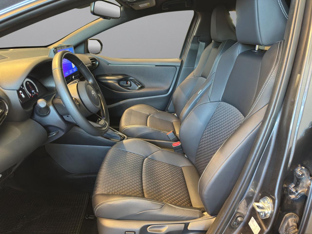 Toyota Yaris 1.5h 130 Lounge