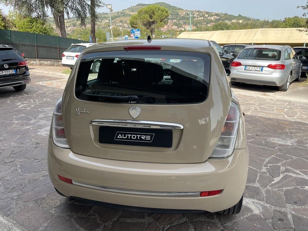 Lancia Ypsilon 1.2 Argento NEO PATENTATI