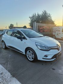 Renault Clio dCi 8V 75 CV 5 porte Moschino Life