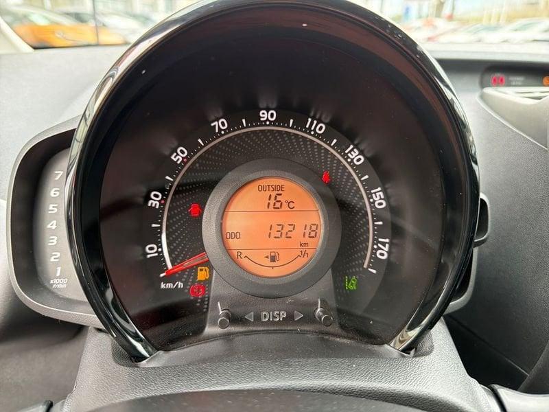 Toyota Aygo Aygo 5p 1.0 x-play 72cv