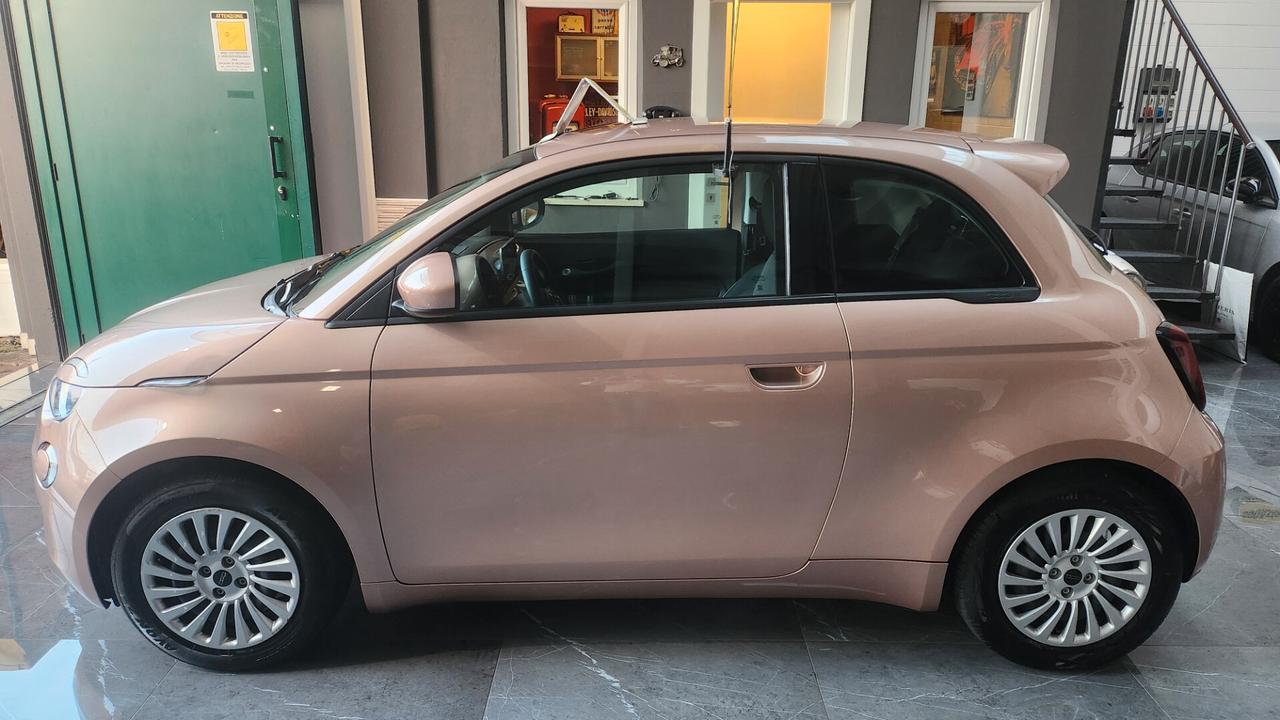 Fiat 500 La Prima Berlina 42 kWh