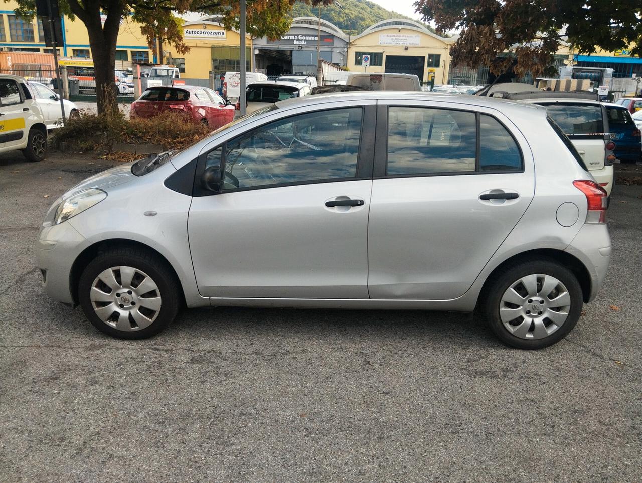 Toyota Yaris 1.0 5 porte Sol