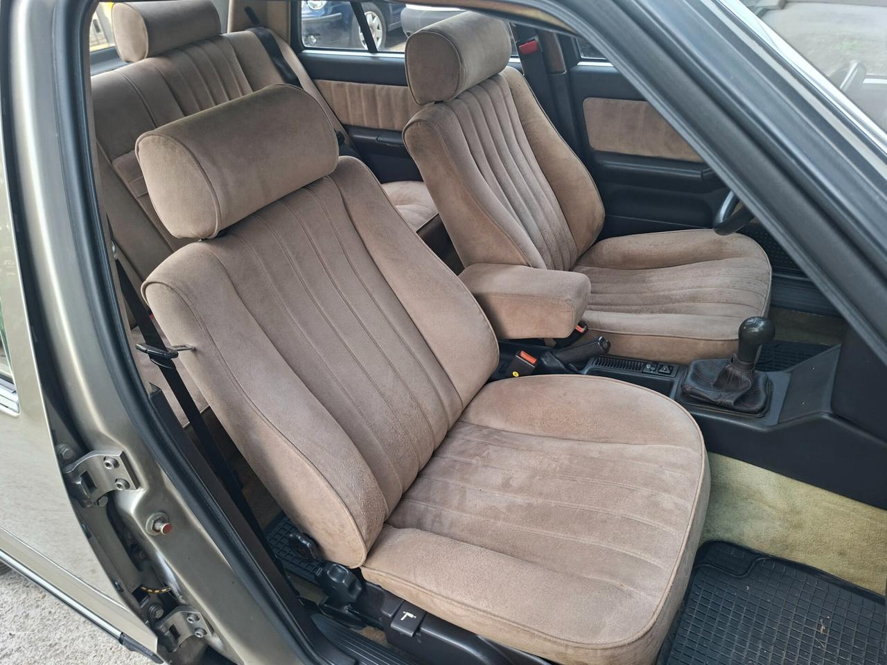Lancia Thema 2.0 i.e. turbo prima serie 166 cv ASI