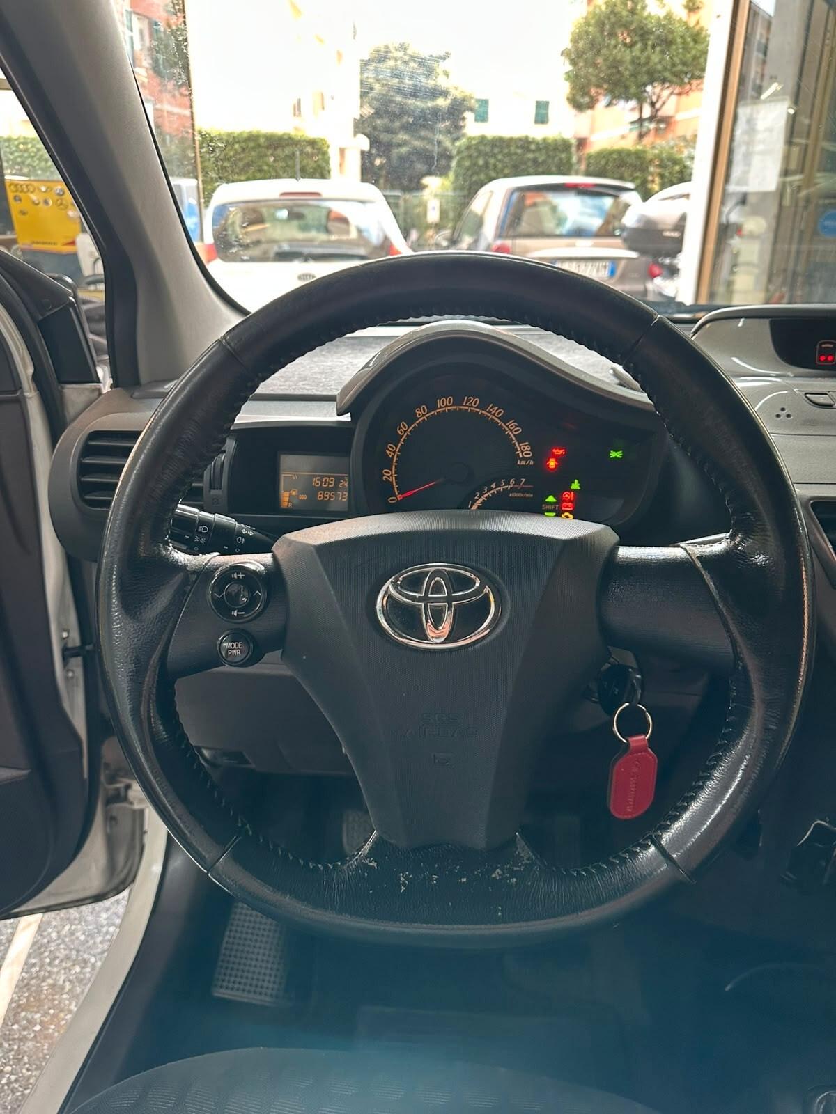 Toyota iQ 1.3 Executive