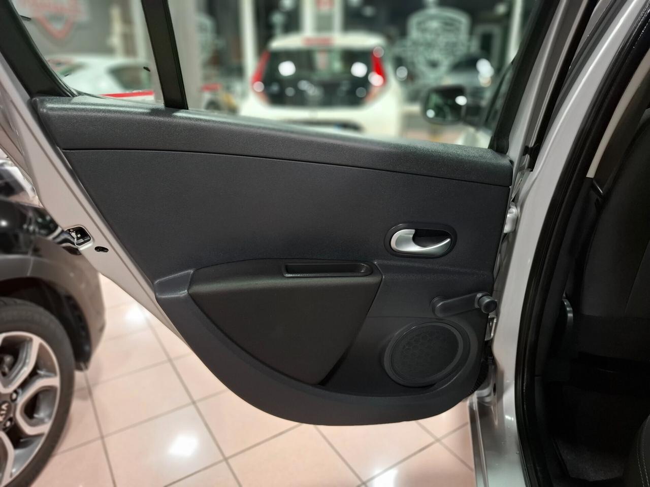 Renault Clio 1.2 benzina"20 TH" Neopatentato