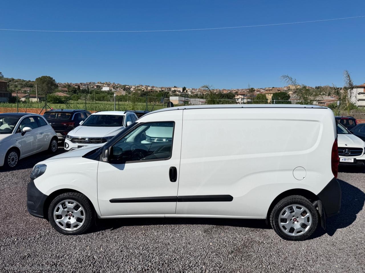 FIAT Doblò 1.6 MJT 120CV MAXI 3 POSTI NAVI RETROCAMERA CLIMA AUTOMATICO