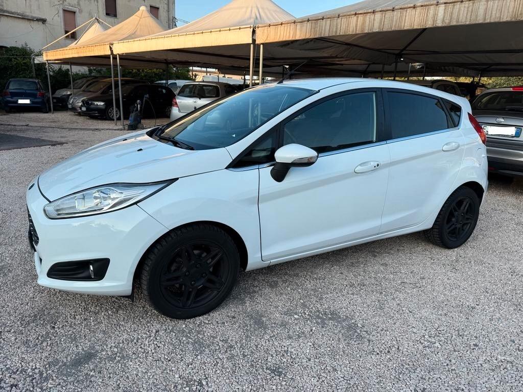 Ford Fiesta 1.5 TDCi 75CV 5 porte Titanium
