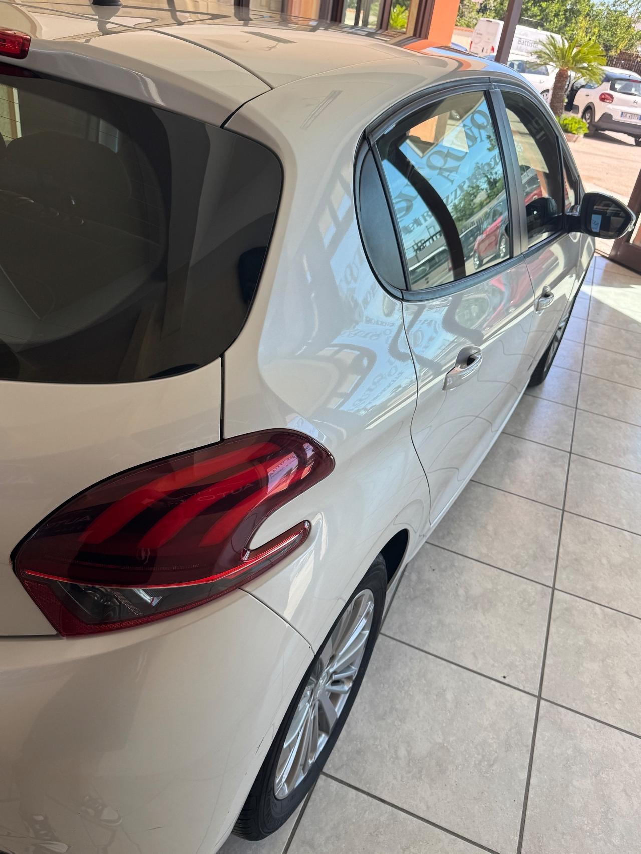 Peugeot 208 BlueHDi 75 5 porte Allure