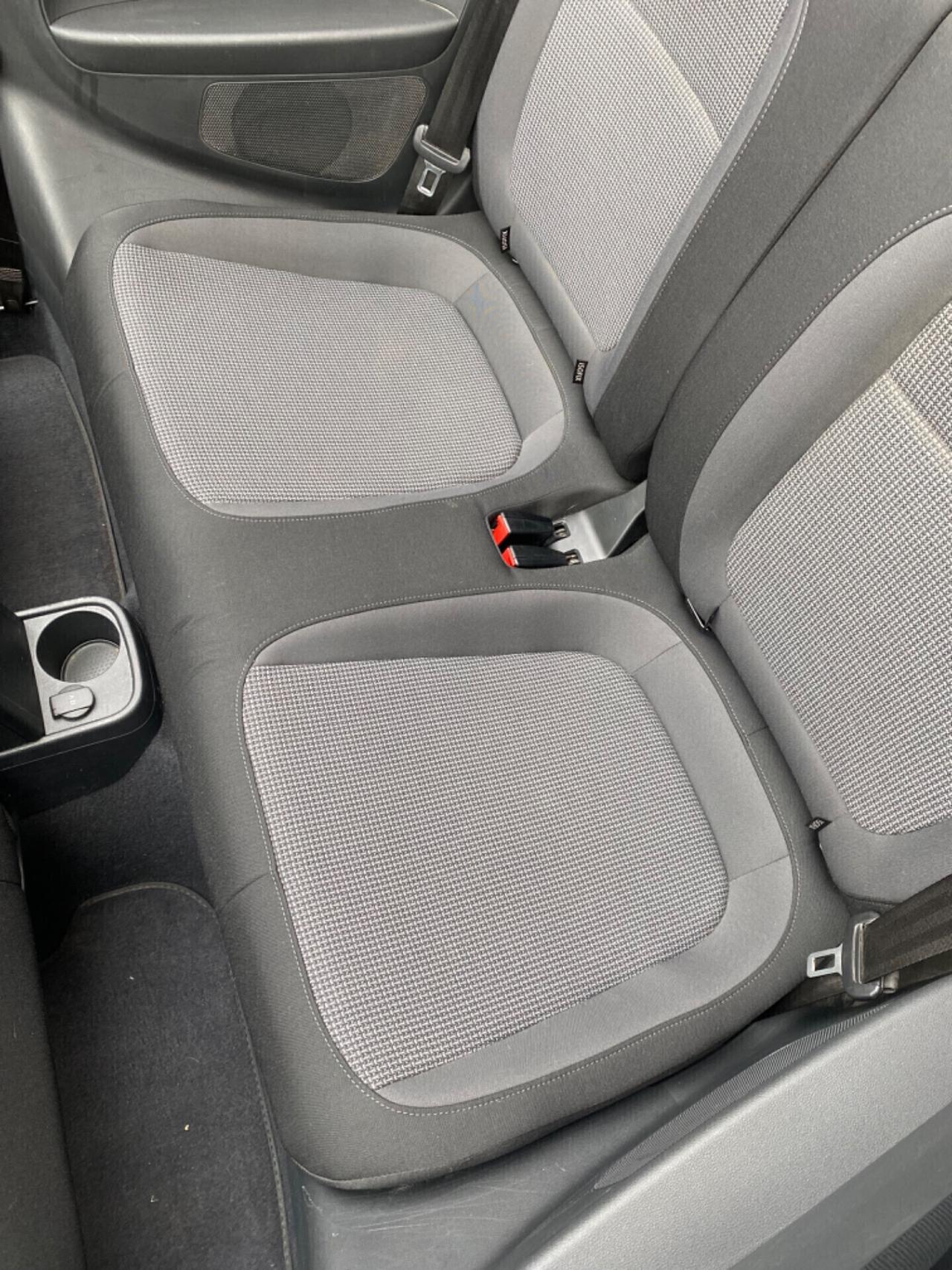 Volkswagen Maggiolino CABRIO 2.0 TDI 110cv Sport