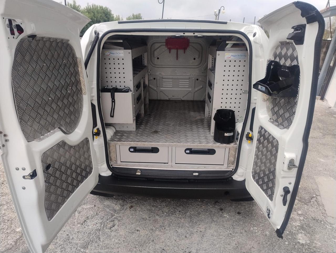 Fiat Fiorino 1.3 Mjet II Adventure 95Cv ALLESTITO