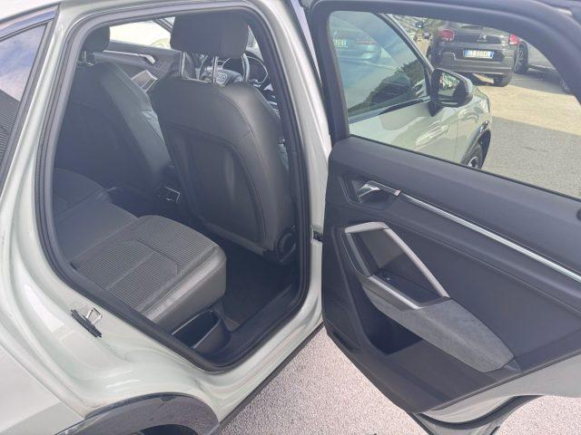 AUDI Q3 SPB 35TDI S-tronic Identity Black S-line SPORTBACK