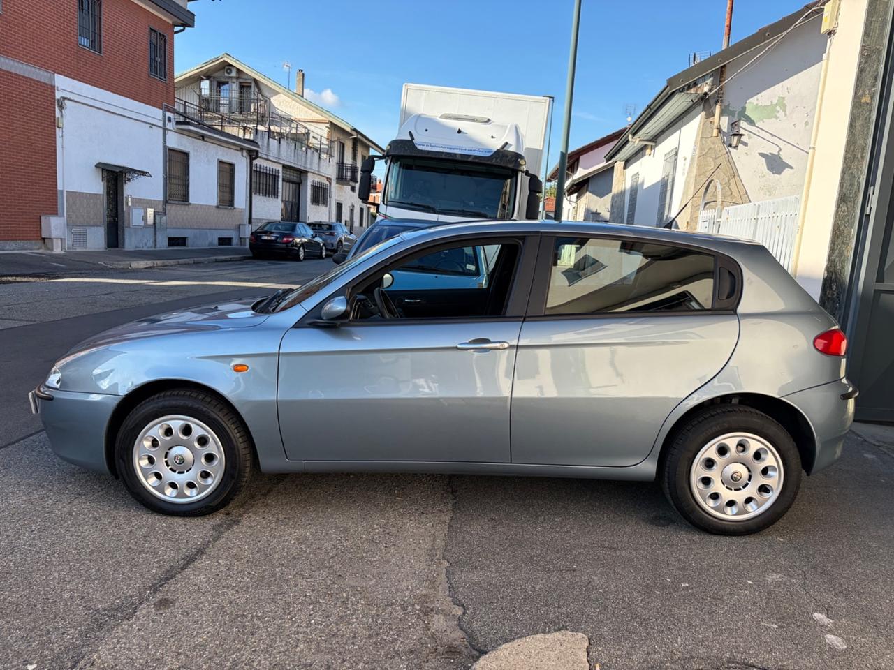 ALFA ROMEO 147 1.6 PROG KM 15900
