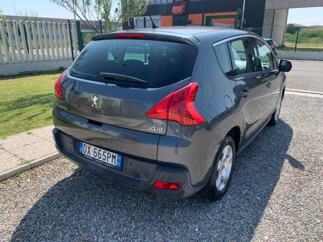 PEUGEOT 3008 1.6 HDi 110CV cambio robotizzato Outdoor