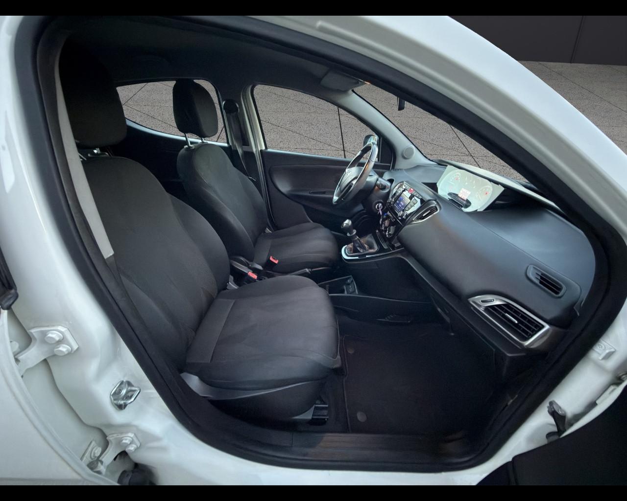 LANCIA Ypsilon 3ª serie - Ypsilon 1.2 69 CV 5 porte GPL Ecochic Elefantino Blu