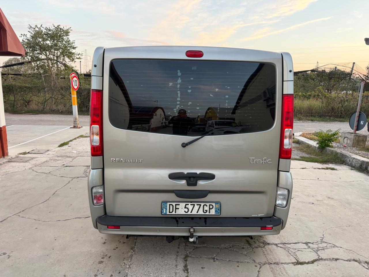Renault Trafic 2.0 dCi/115 Cv 9 Posti Clima Gancio T.