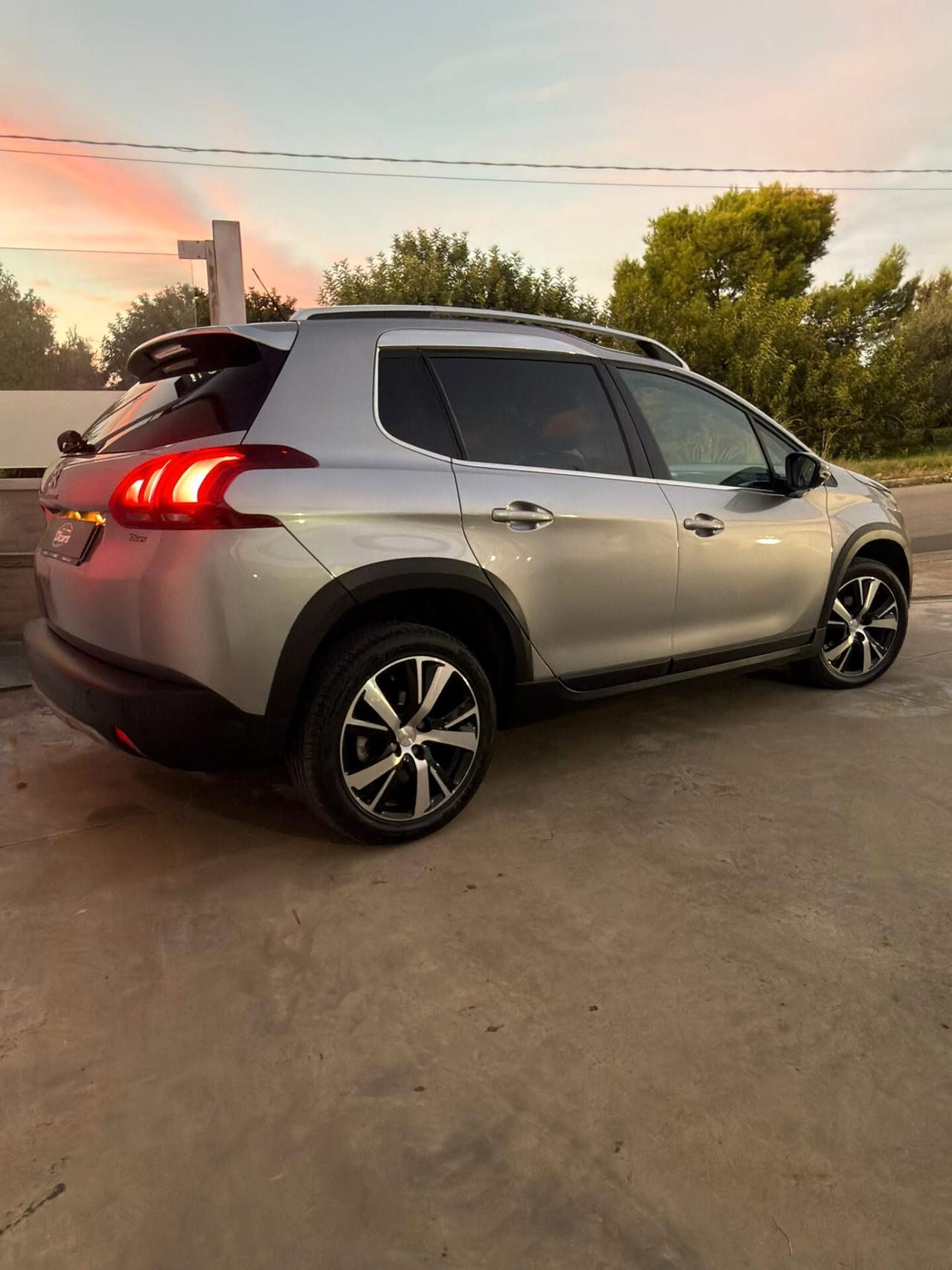 Peugeot 2008 BlueHDi 100 S&S Allure
