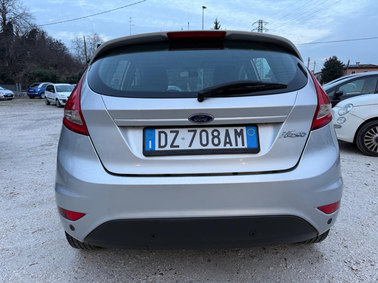 Ford Fiesta 1.4 5 porte Bz.- GPL Titanium