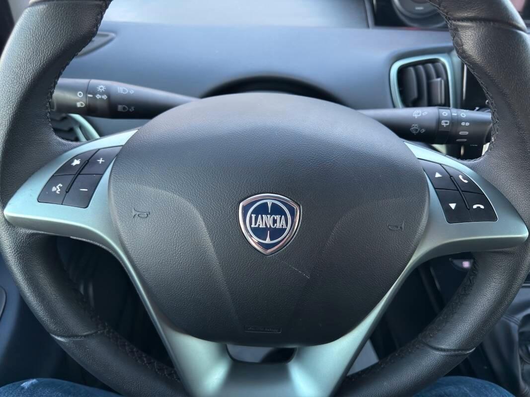 Lancia Ypsilon III 1.0 firefly hybrid Gold Plus 70cv Con TELECAMERA