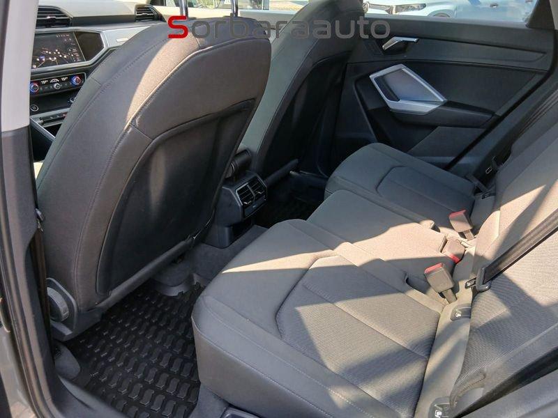 Audi Q3 Q3 40 2.0 tfsi Business Advanced quattro s-tronic.