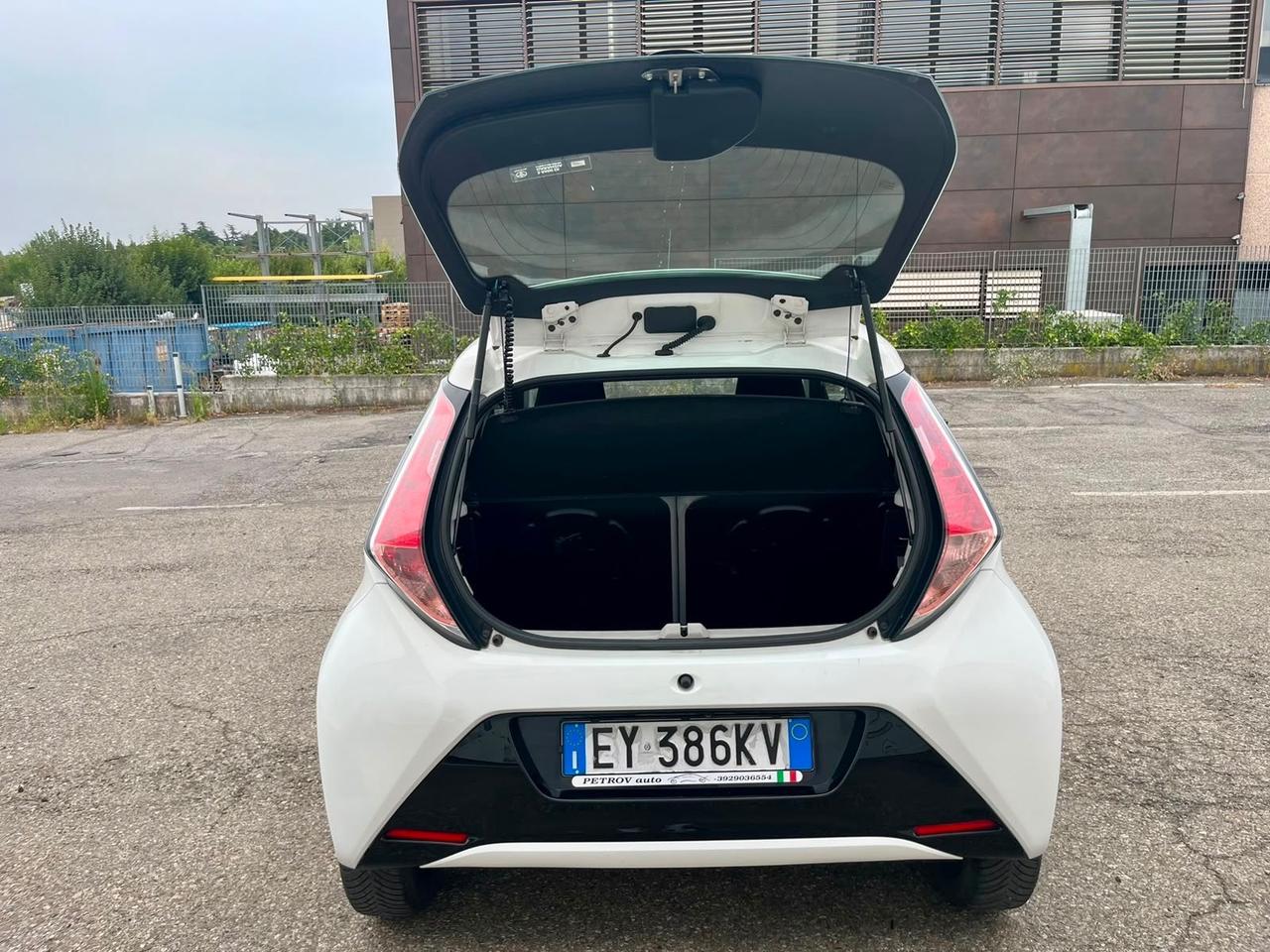 Toyota Aygo 1.0benz 2015 163.000km neopatentati