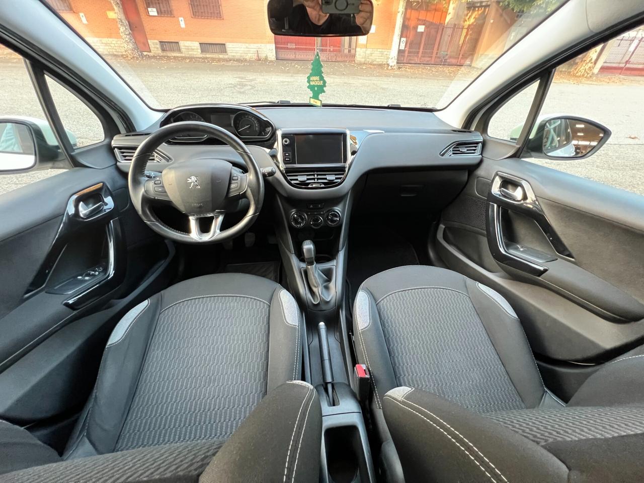 Peugeot 208 PureTech 82 5p. GPL Allure