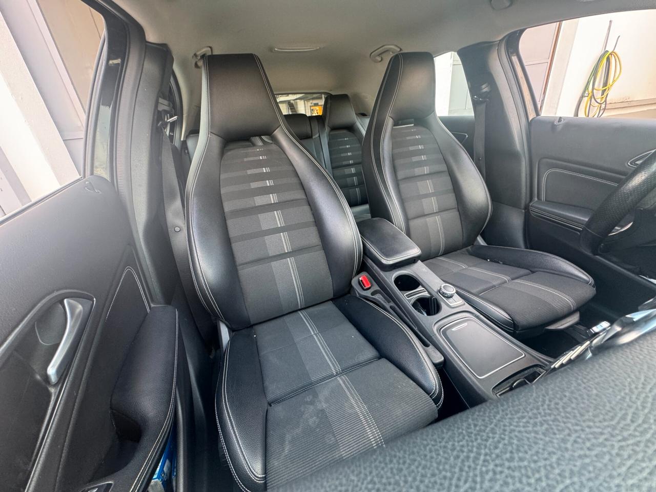 MERCEDES-BENZ A 180 d Automatic Business