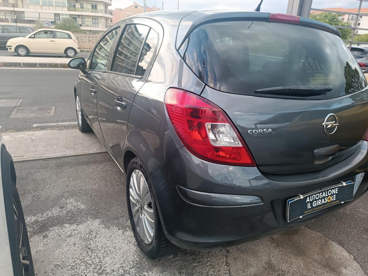 Opel Corsa 1.2 5 porte Cosmo