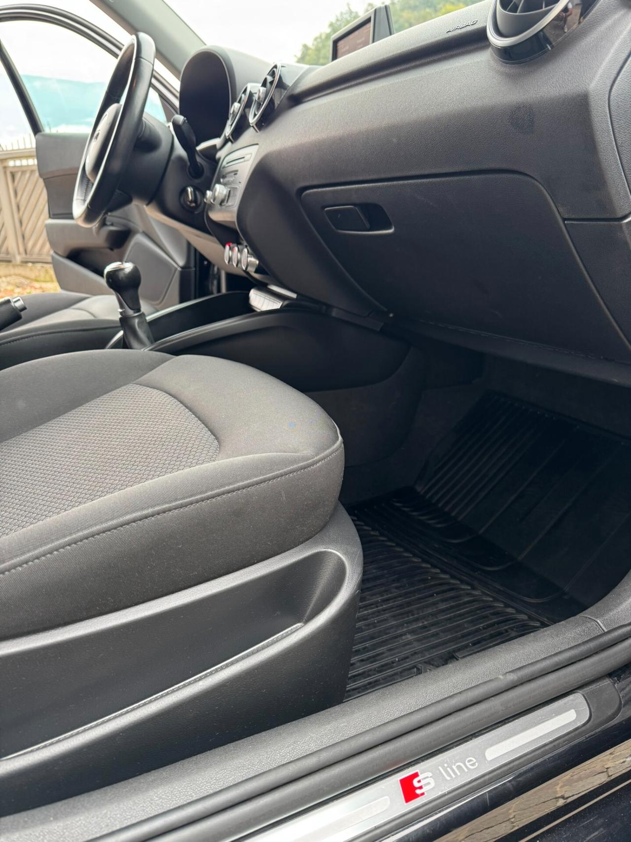 Audi A1 SLine 1.6tdi NEOPATENTATI 17"
