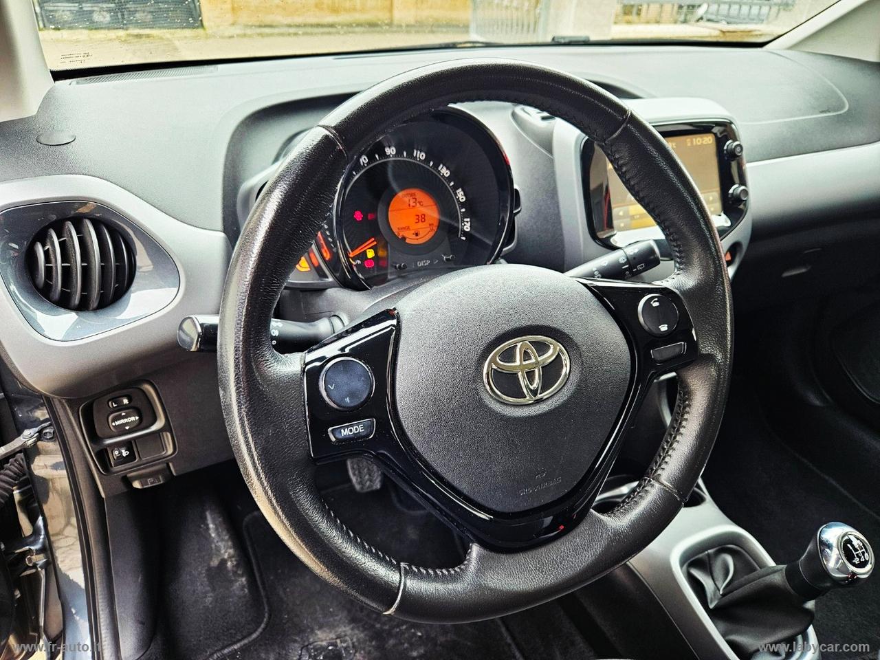 TOYOTA Aygo 1.0 VVT-i 72 CV 5p. x-cite