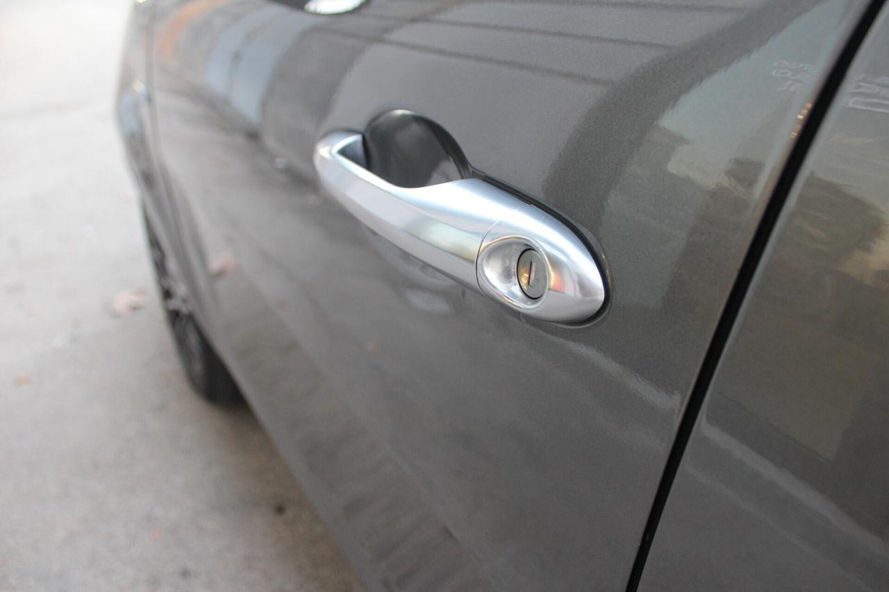 Lancia Ypsilon 1.0 Hybrid Gold