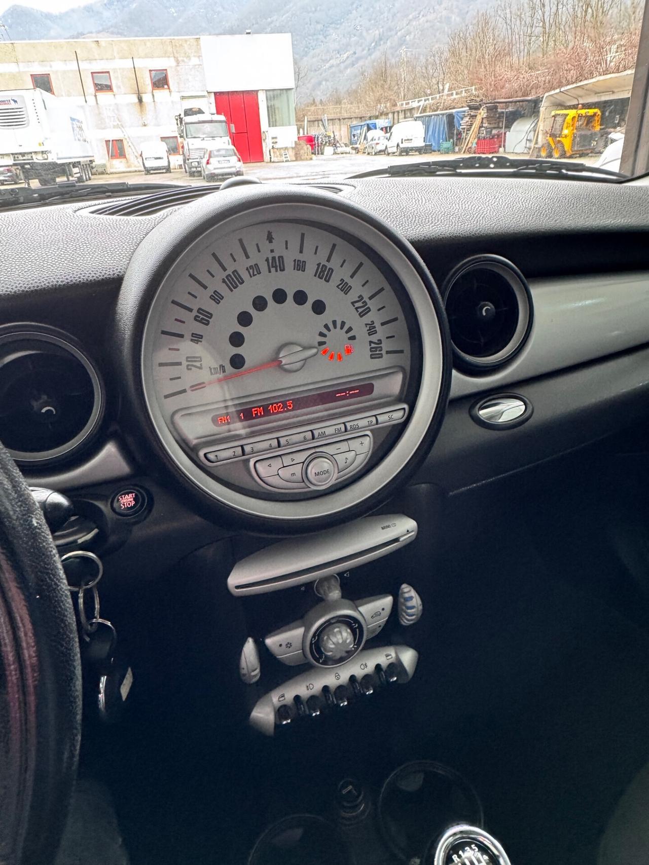 Mini Cooper 1.4 benzina Ray