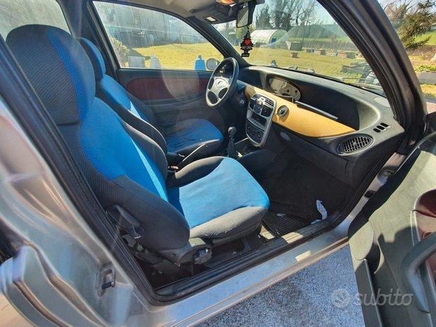 Lancia Y 1.2i cat Elefantino Blu