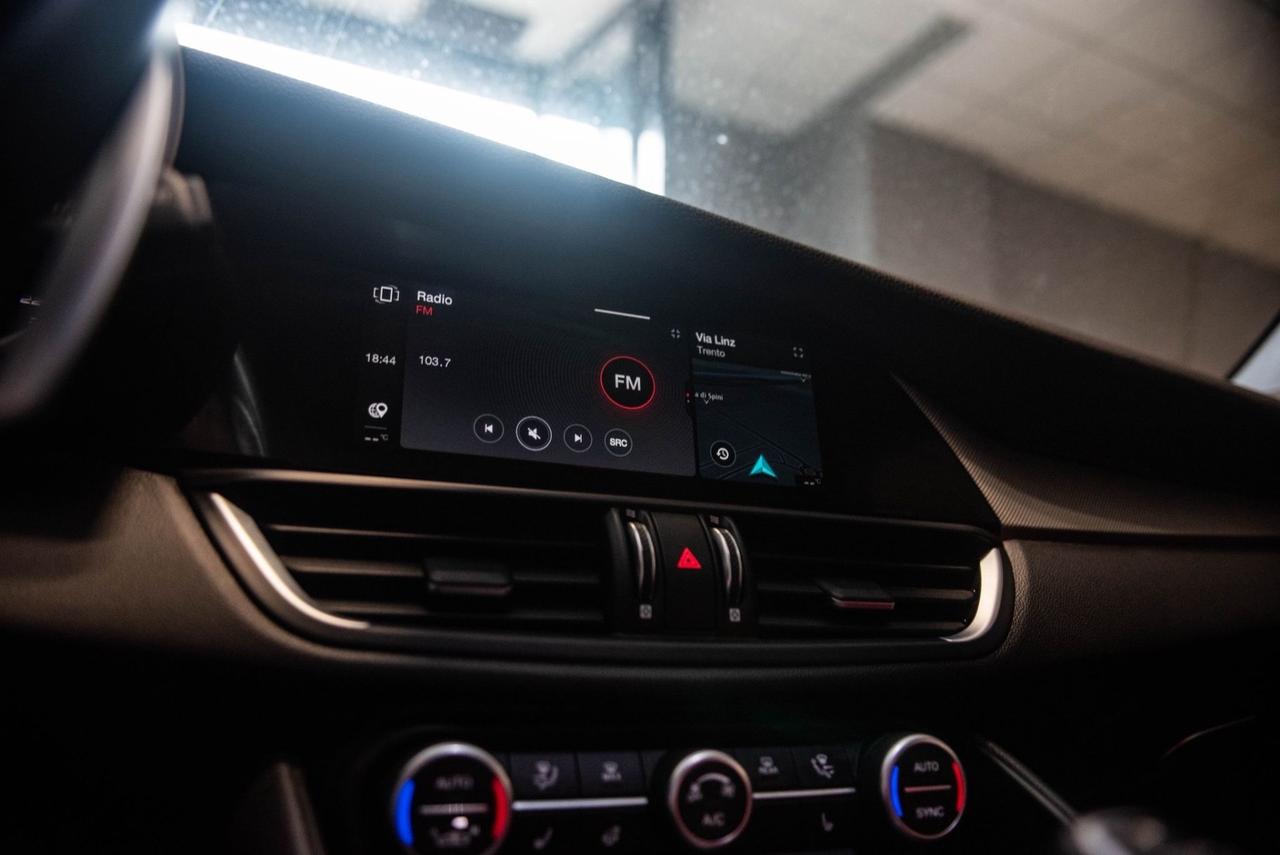 Alfa Romeo Giulia 2.2 Turbodiesel 210 CV AT8 AWD Q4 Veloce