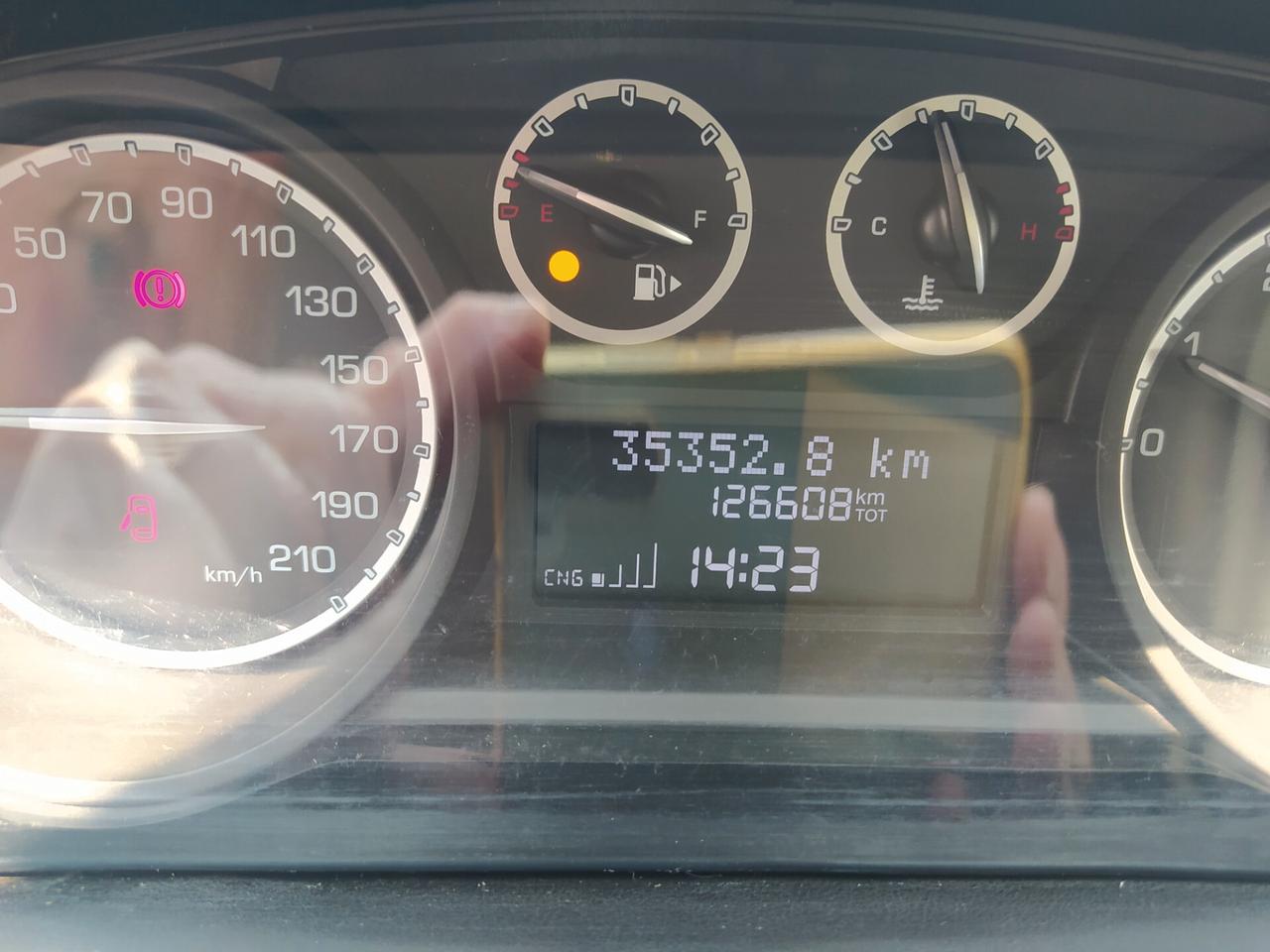 Lancia Ypsilon 0.9 TwinAir 85 CV 5 porte Metano Ecochic Silver Neopatentati