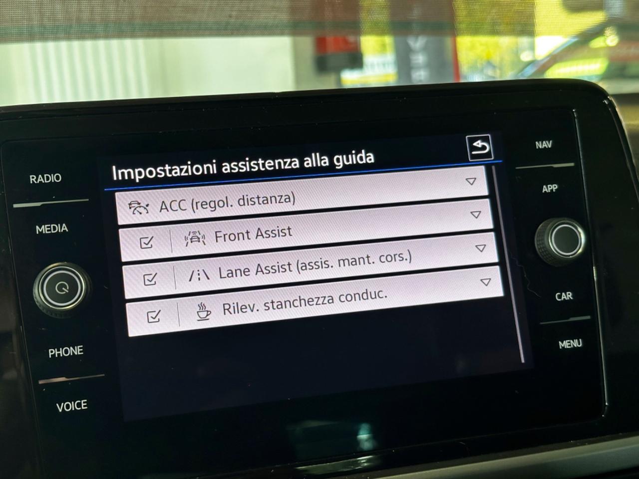 Volkswagen T-Roc 110cv LED CarPlay PREZZO VERO!